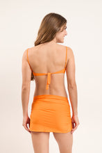 Load image into Gallery viewer, Model Back: Rio De Sol Beach Skirt Bio-Laranjada Skirt Knot