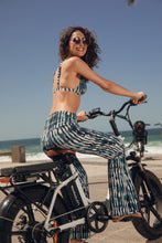Load image into Gallery viewer, Image 13: Rio De Sol Beach Trousers Azule Murana Pants