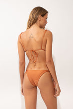 Load image into Gallery viewer, Model Back: Rio De Sol Set Set Shimmer-Nocciola Lia-Noa Lacinho