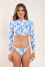Load image into Gallery viewer, Model Front: Rio De Sol Top Top Pua-Pacifica Reef