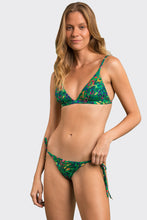 Load image into Gallery viewer, Image 04: Rio De Sol Set Set Wilds Tri-Fixo Cheeky-Tie
