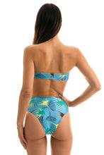 Load image into Gallery viewer, Model Back: Rio De Sol Top Top Flower Geometric Reto
