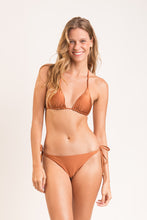 Load image into Gallery viewer, Model Front: Rio De Sol Set Set Nocciola Tri-Inv Ibiza
