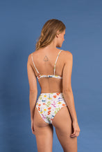 Load image into Gallery viewer, Image 15: Rio De Sol Set Set Countryside Kyra Hotpants
