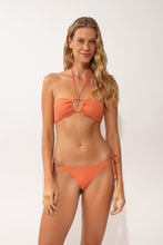 Load image into Gallery viewer, Model Front: Rio De Sol Bottom Bottom Sand-Argila Lacinho
