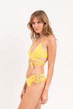 Load image into Gallery viewer, Image 09: Rio De Sol Top Top Amarelo Kate
