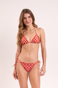 Model Front: Rio De Sol Top Top Floral-Scales Frufru
